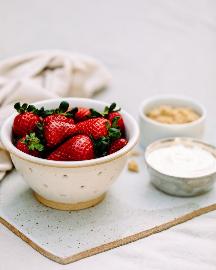 Strawberries With Sour Cream